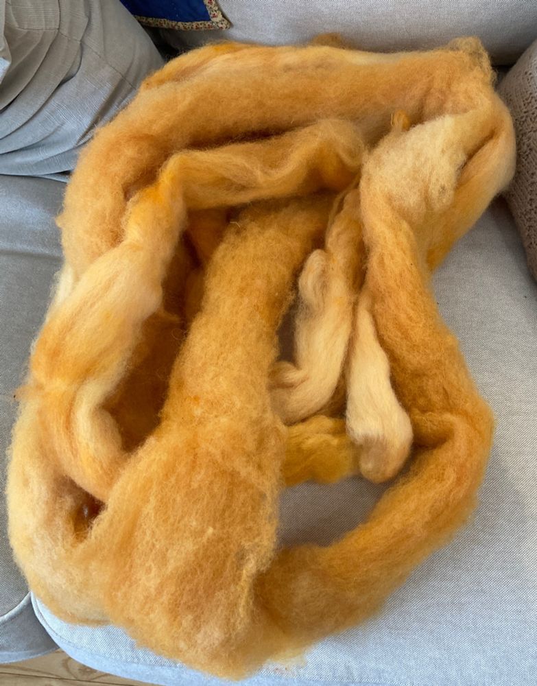 Caramel dyed wool top