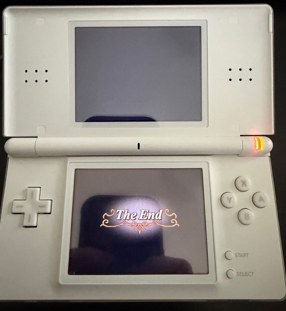 The End screen in Fire Emblem: Shadow Dragon on a Nintendo DS Lite