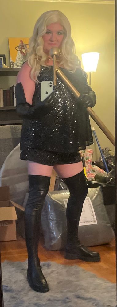 Me in full Erika Vikman drag. Please disregard background detritus.