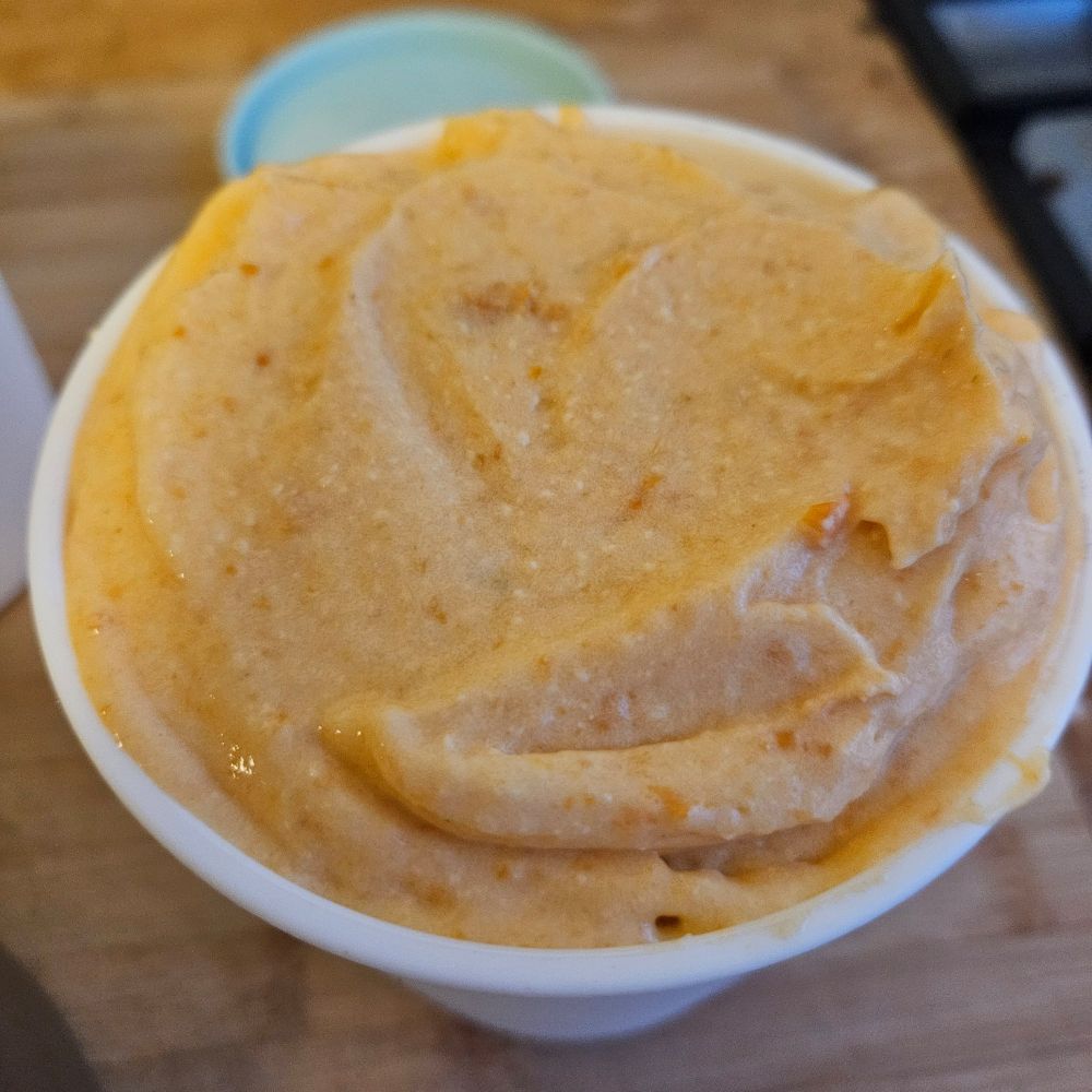 Apricot ice cream in the pint
