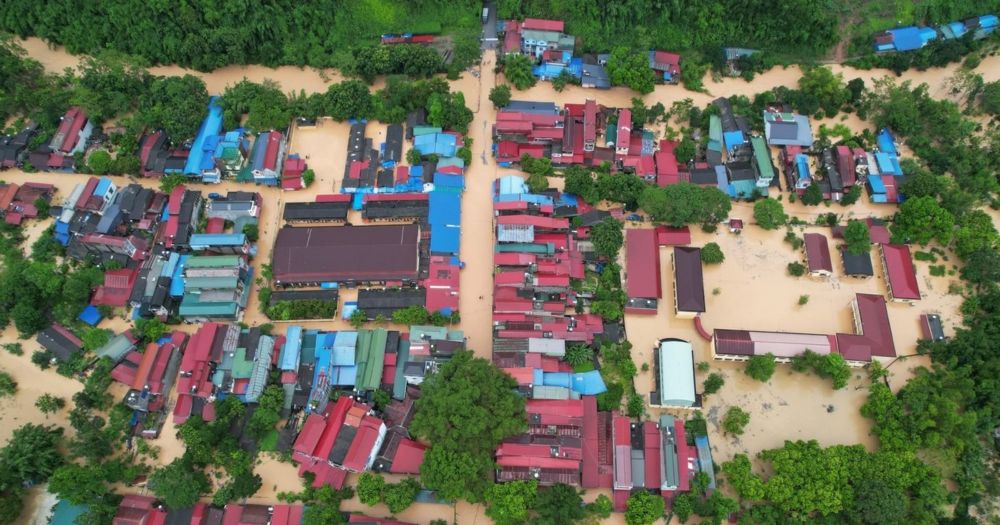 Torrential rains on August 21 triggered widespread flooding across Northern provinces, prompting the Ministry of Agriculture and Environment to issue an urgent call for swift flood response and early ...