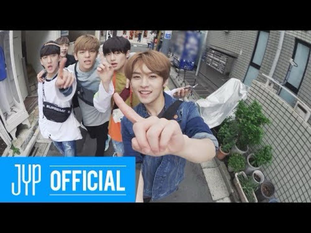 Stray Kids "ROCK (돌)" Video (Street Ver.)