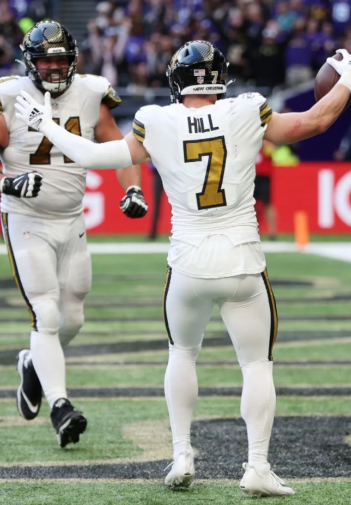 Saints tight end Taysom Hill looks damn good in white pants