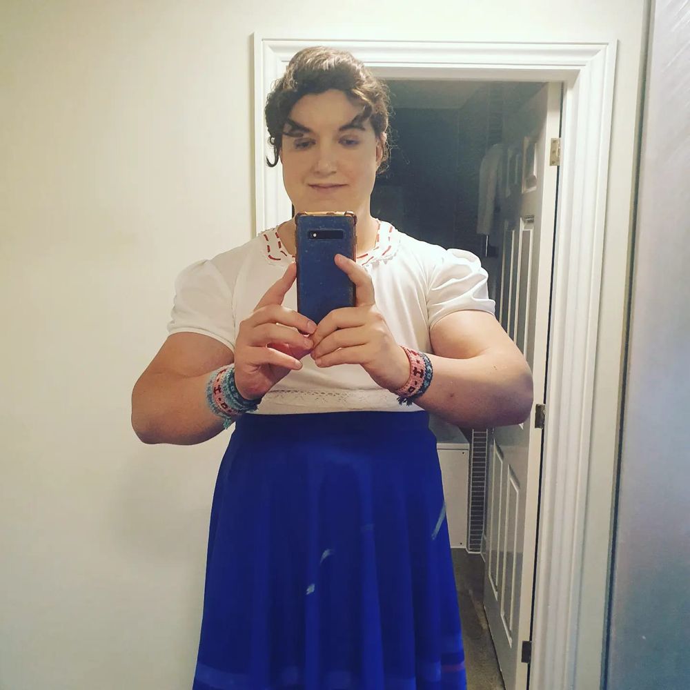A photo of "Athena" in her Luisa Cosplay