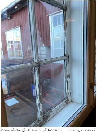 Billedet viser et eksempel på vedligeholdelsesproblemer på Almegårds Kaserne på Bornholm, som vi har besøgt i forbindelse med undersøgelsen.  