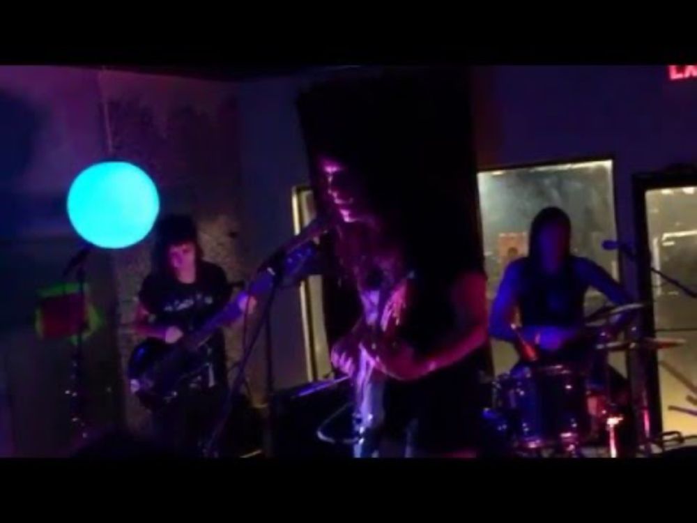 The Coathangers - Sex Beat - Live at Silent Barn 3/31/2016