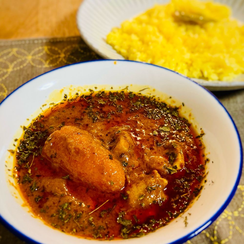 チキンカレー with ターメリックバターライス