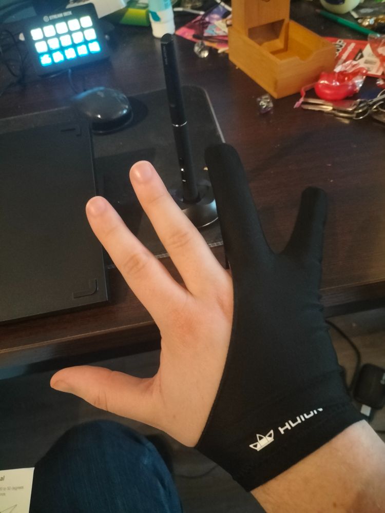 My first drawing glove that came with the tablet and the pen in it's standard.