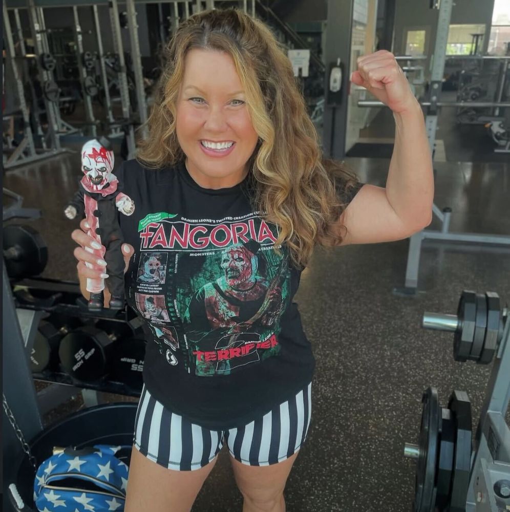 Fango Fan in our TERRIFIER 2 Cover T-Shirt at the gym