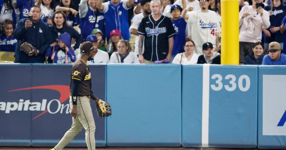 Fans threw balls and beer cans at Padres players — and traded blows — at Dodger Stadium. No arrests