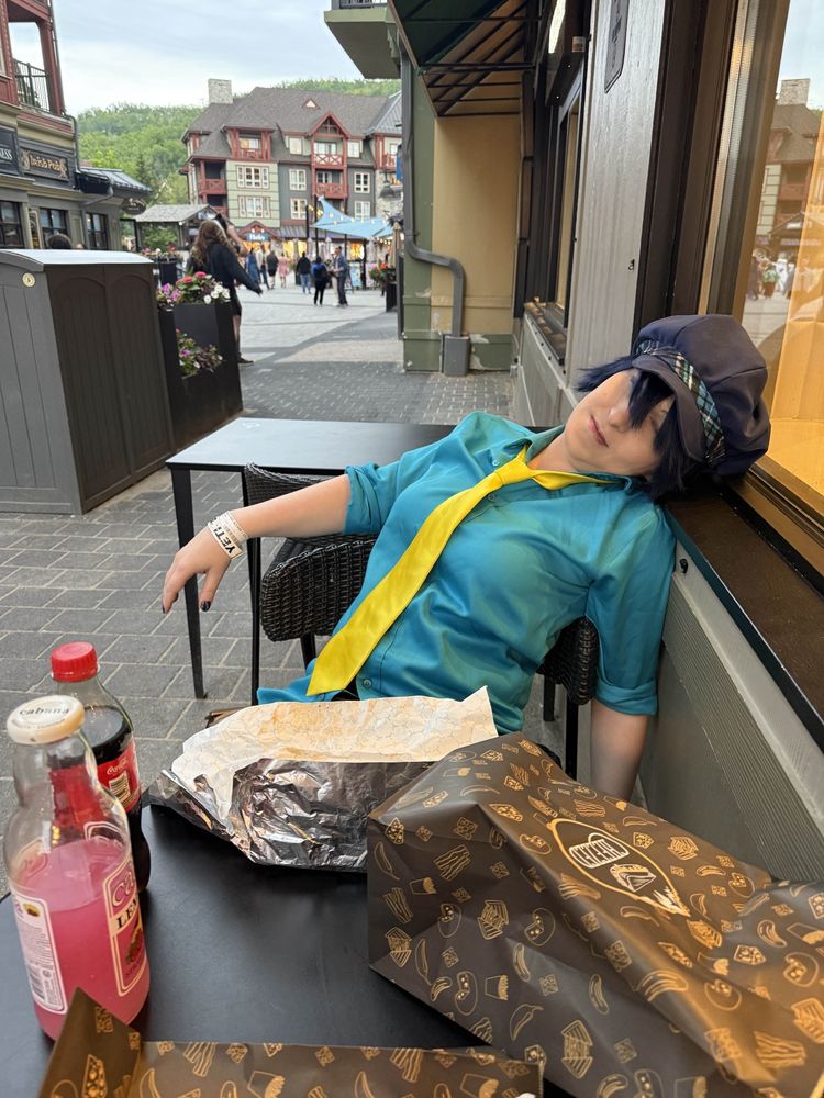 Naoto cosplay, playing dead