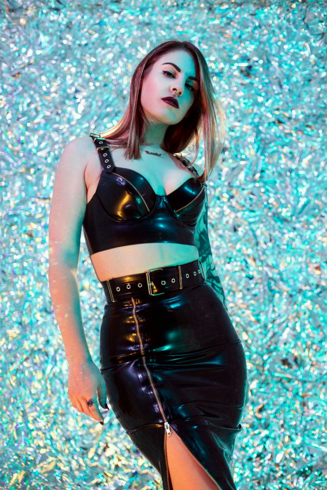 📸 @earlgreyhot.images on IG
Designer&Model: @parkin.beth

#Latex #LatexFashion #LatexDesigner #LatexFashionDesigner