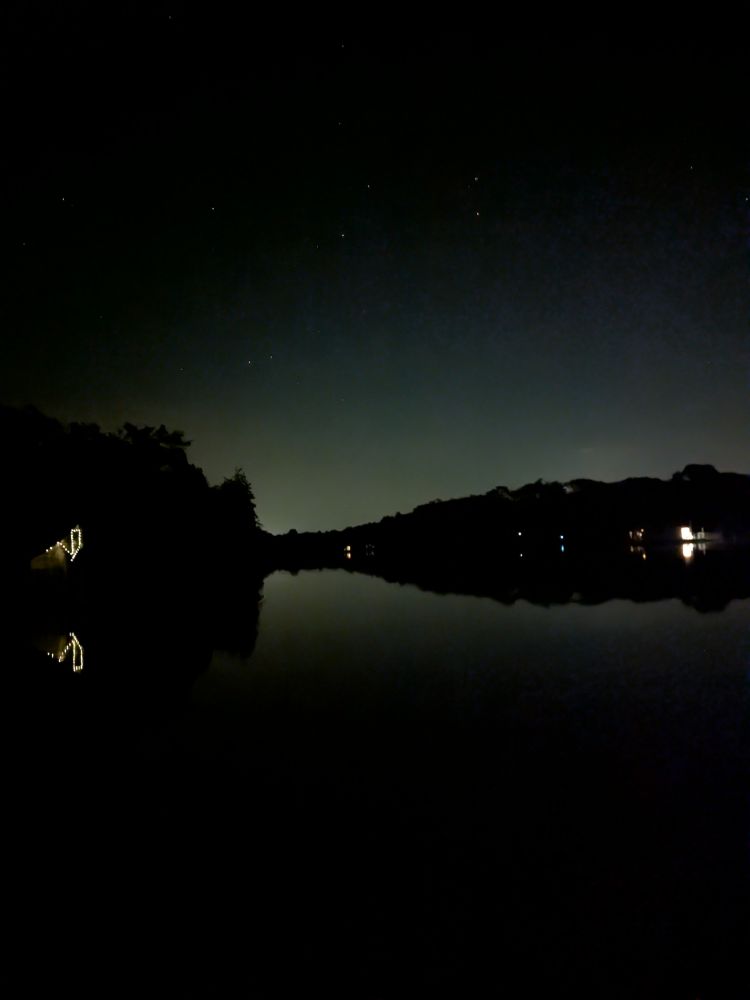 Le lac la nuit