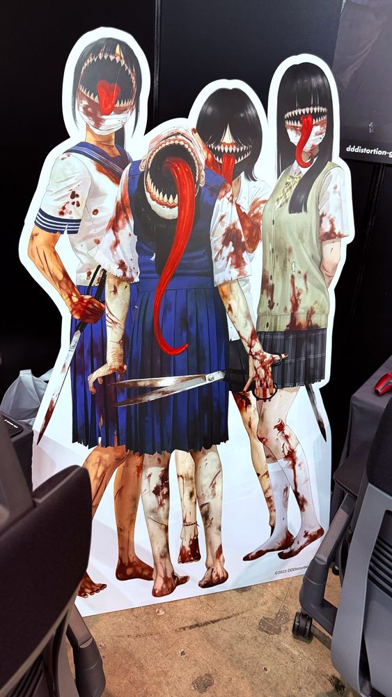 Cardboard cutout of the "Kuchisake-Jyoshi" enemies from NIGHTMARE OPERATOR.