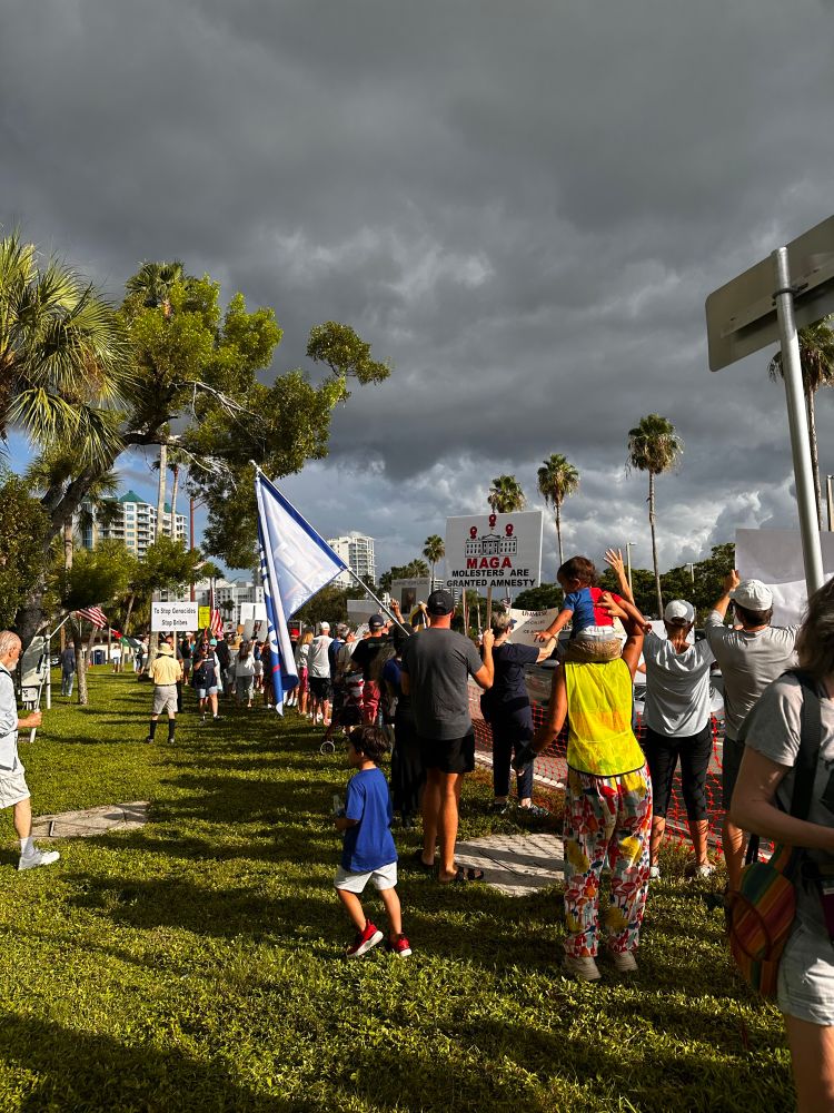 Sarasota demonstration-Mound Street #WorkersOverBillionaires 09/01/2025