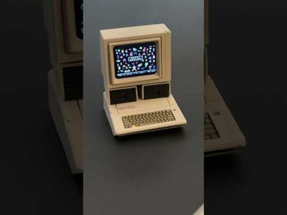 An Apple IIe that small?! Only at VCFMW courtesy of 8bitstuff.com #AppleII #3dprinting #retro