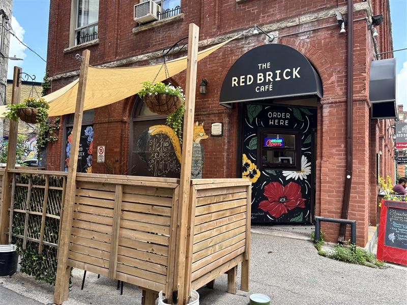 Red Brick Cafe patio
