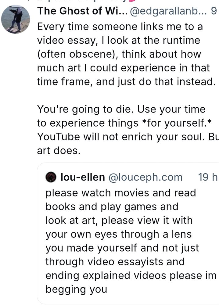 Captura de pantalla de bluesky donde dos usuarios comentan que ver video ensayo es tiempo perdido para ver películas o disfrutar del arte, en general, ya sean cuadros, libros o juegos.