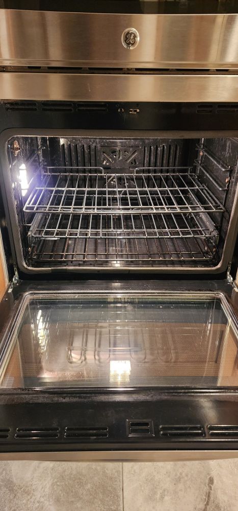 GE wall oven - that is clean.