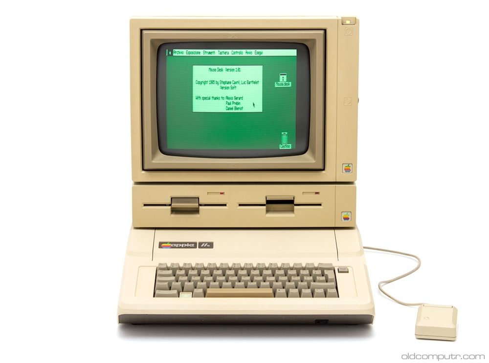 Picture of an Apple IIe computer