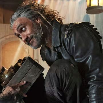 edward teach looking expectant and menacing and so beautiful too. i'm diagnosing her as sagittarius 