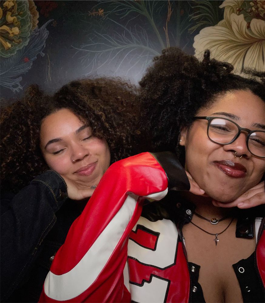 A photo from the Momentje photobooth at Hawthorne Theatre