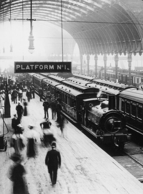 unknown photographer. Trains at Paddington Station. London. 1900s
a busy platform, ghosts of people echos in time