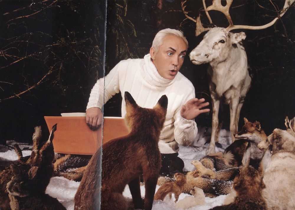Udo Kier, 2003 reading to taxidermy animals