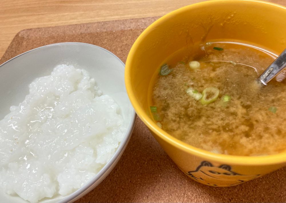 おかゆ
インスタント味噌汁（しじみ）にとろろ昆布追加