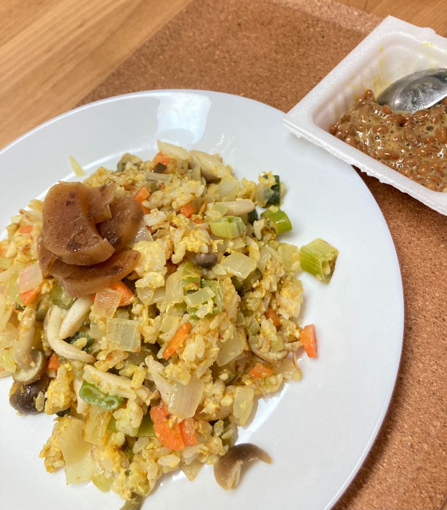 アルモンデチャーハン
玉ねぎ、にんじん、ネギ、きゅうりの糠漬け、しめじ、たまご
贅沢煮トッピング