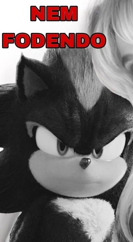 Shadow em preto e branco com dizer "nem fodendo" em vermelho