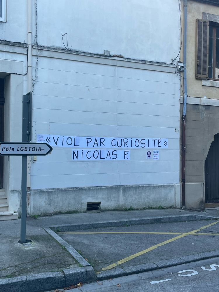 Collage “un viol par curiosité”