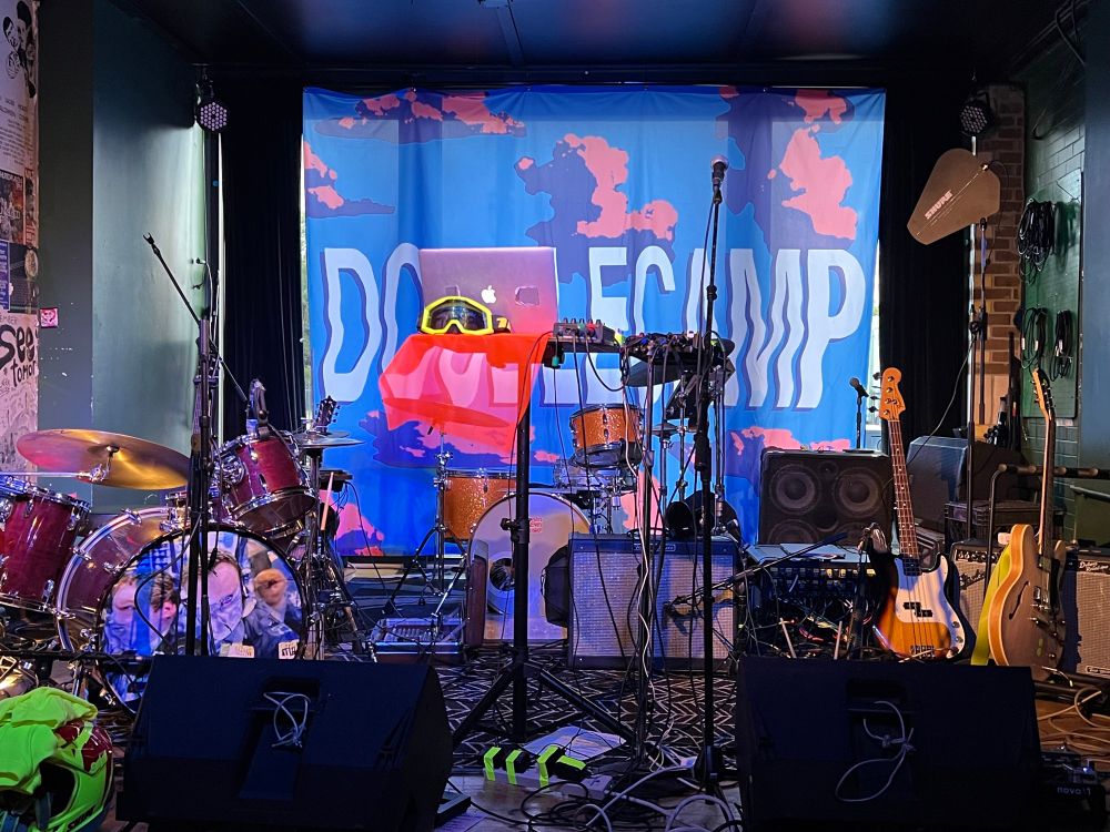 Photo of the stage before Doublecamp comes out. 