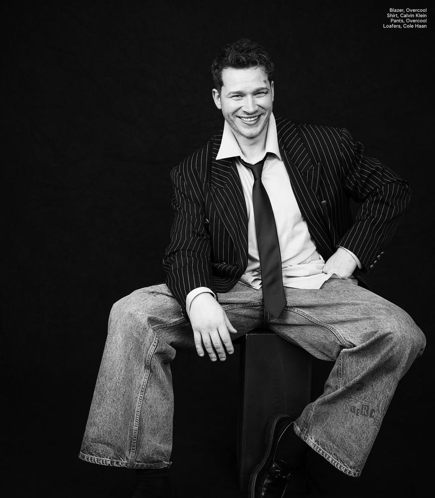 I’d let him put that tie around me and walk me around his house like a fucking pathetic dog I mean I’d even get a butt plug tail really play the part ya know 