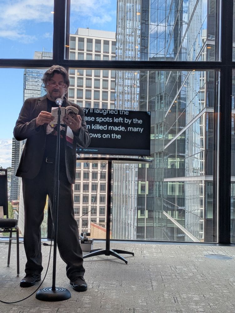 Author R.W.W. Greene reads a short story at #worldcon Saturday.
