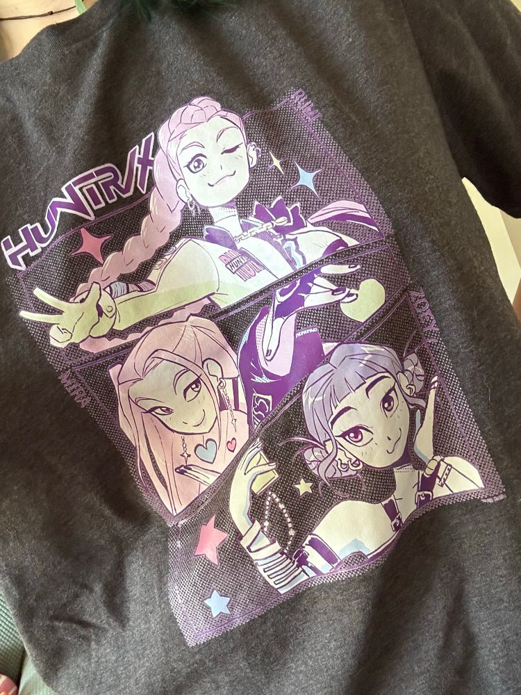lohla’s huntr/x shirt