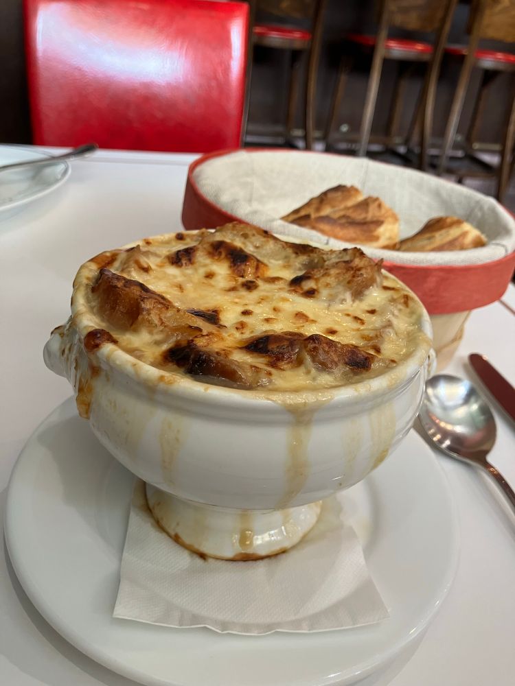 VIRON 🇫🇷 オニオングラタンスープはこうじゃないと。