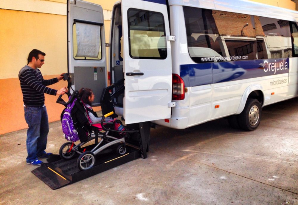 Los alumnos de los Molinos sin transporte escolar y sin monitoras - Alcalá Información