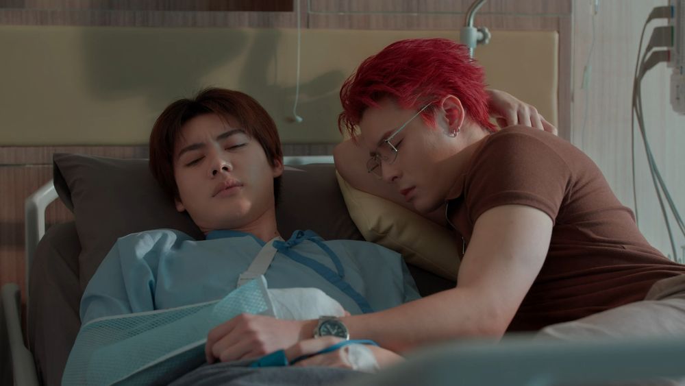 Darin waking up with a sling on his arm to Sey asleep in his hospital bed with his arm resting on Darin's stomach.