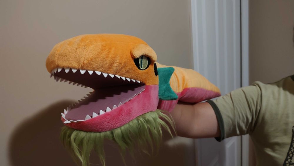 Another pic of the prototype Jormungandr puppet, showing his open mouth. He only has one set of jaws at this point.