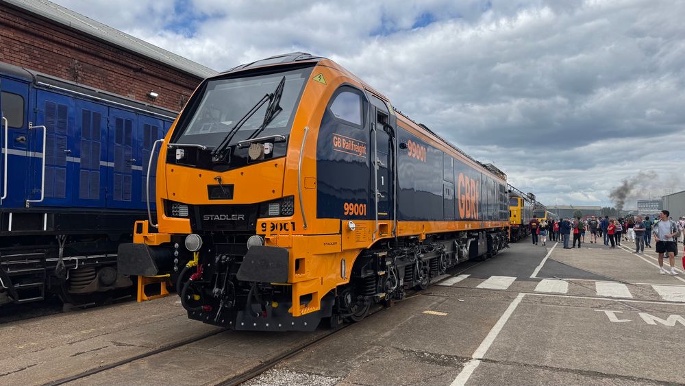 GB Railfreight class 99 bi-mode locomotive 99001, the newest class of train coming into operation in the UK & an impressive 8,270hp on tap on electric, on display at Alstom’s Derby Litchurch Lane factory for The Greatest Gathering. 