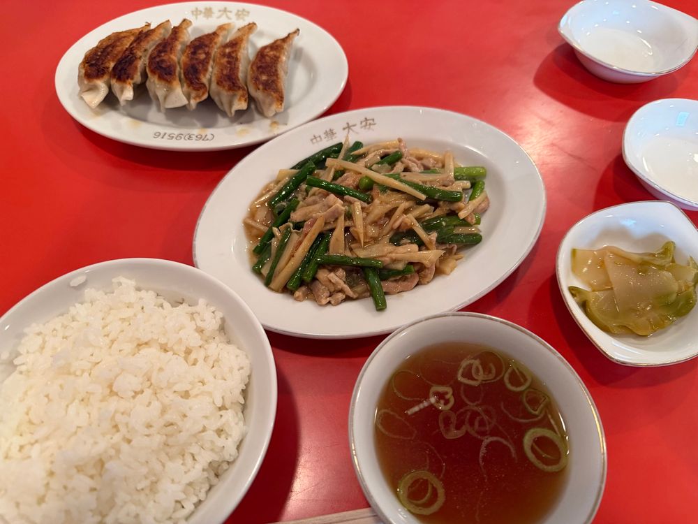 ニンニクの芽と豚肉の炒め物