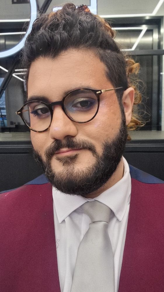 A more editorial blue and green look