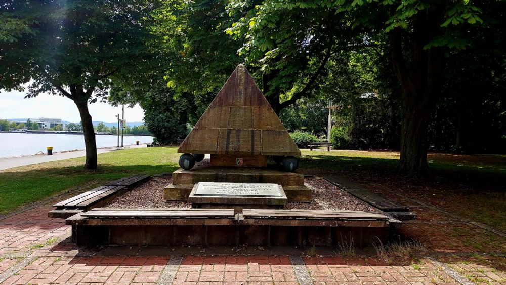 Pyramid shaped monument to Leo Sympher 