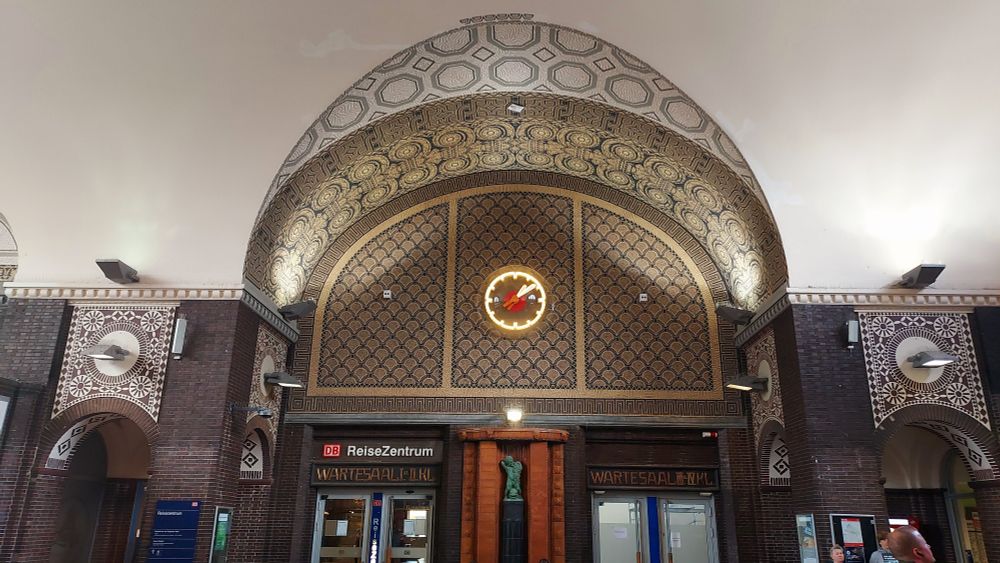 Oldenburg Central Station interior 