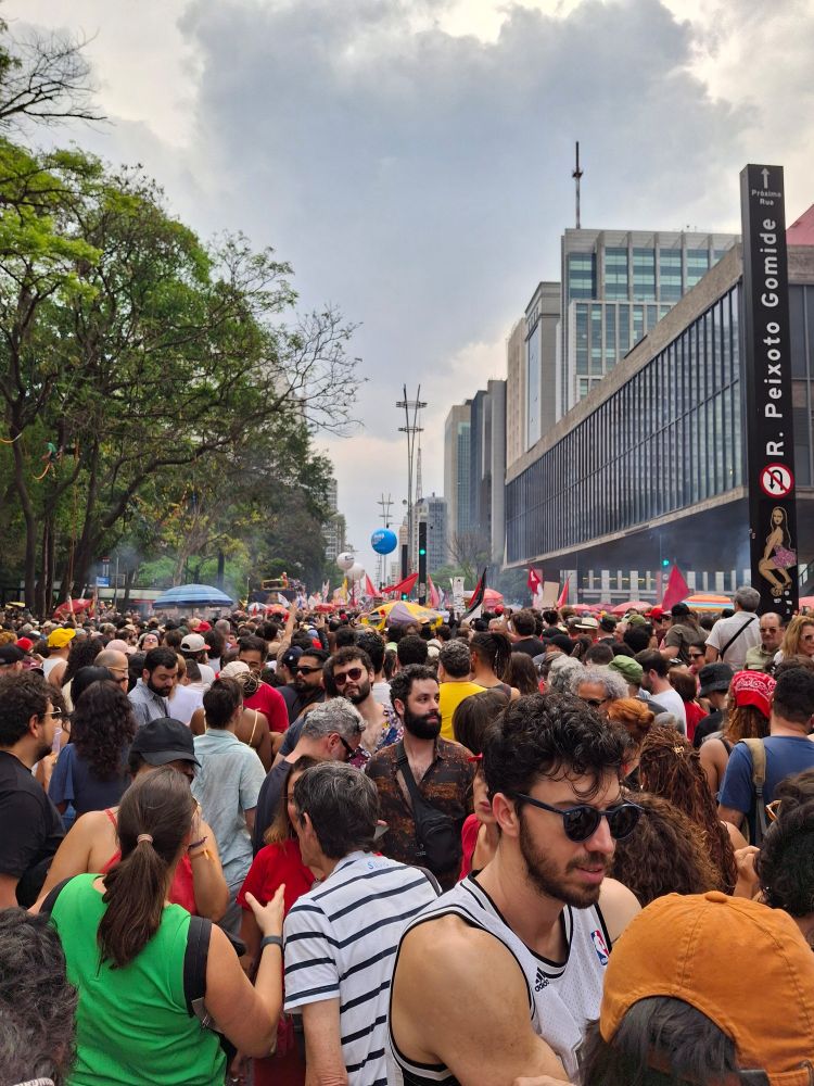 Paulista lotada contra a anistia e contra a pec da blindagem