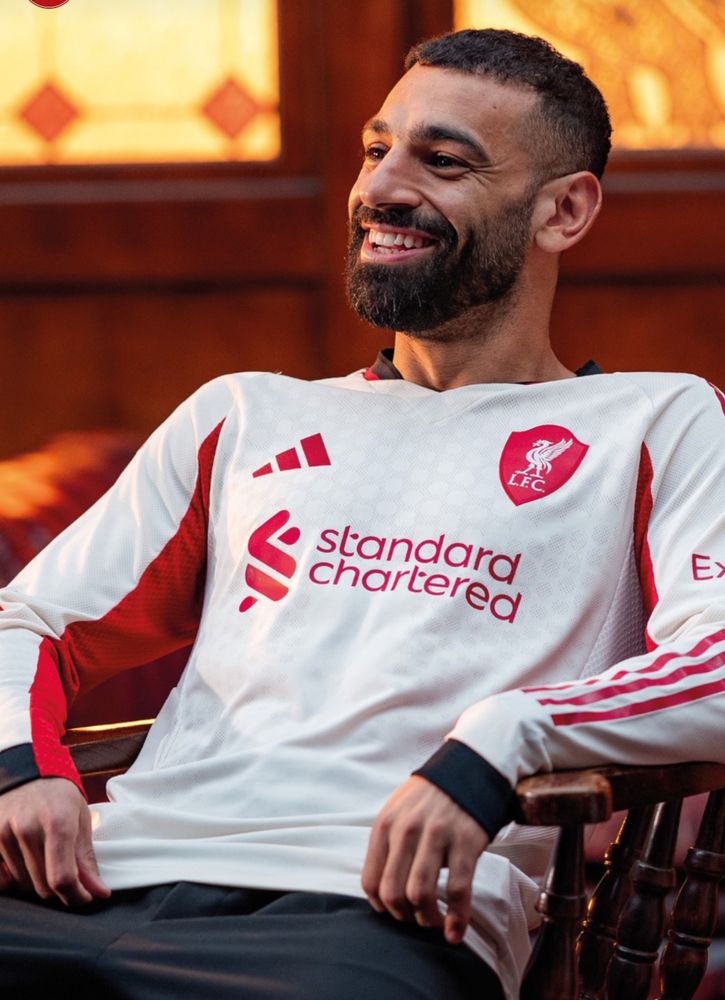 Mo Salah in the new away top. 