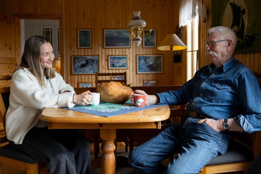 Svein (81) skulle ta sitt eget liv. Så ringte Oda (29) på døra