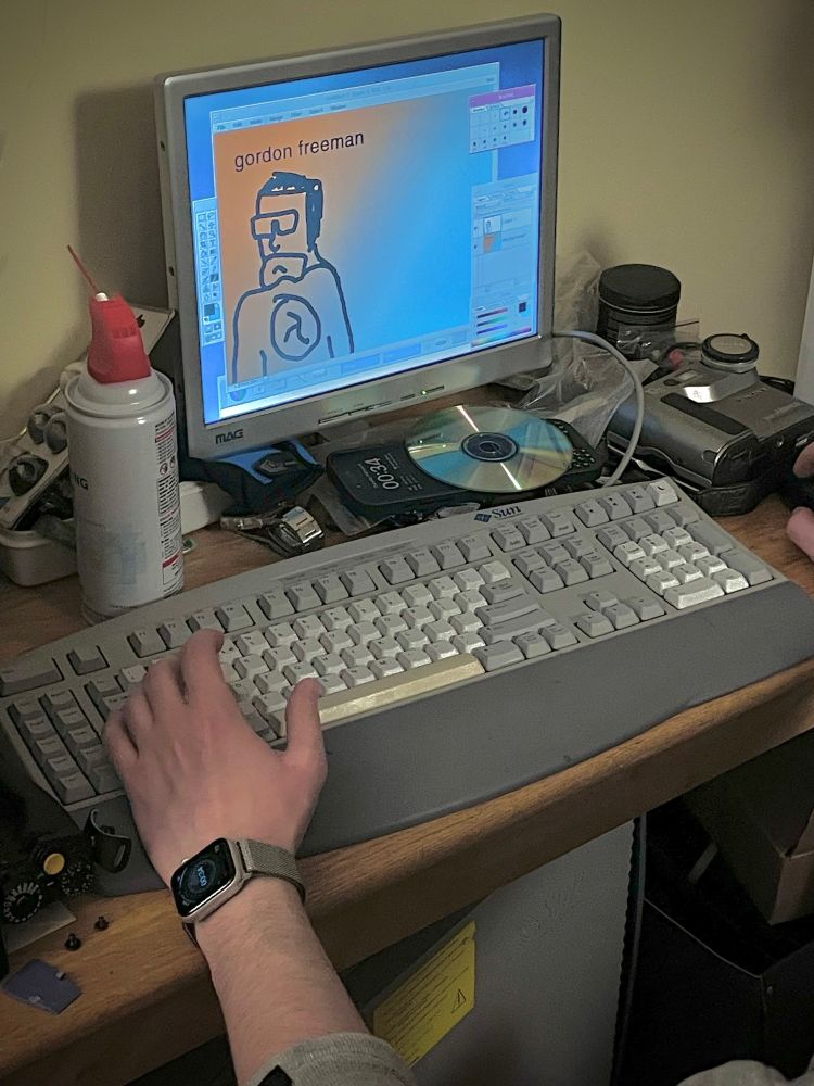 Tom drawing gordos freeman on their sun workstation