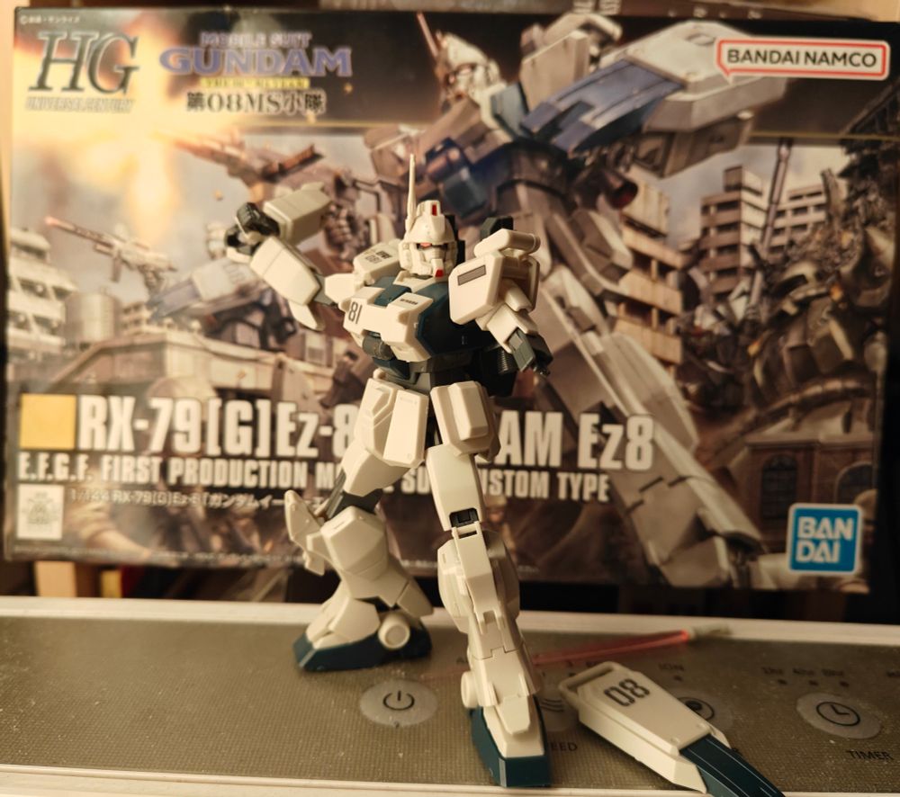 Ez-8 swinging their own dismembered arm.